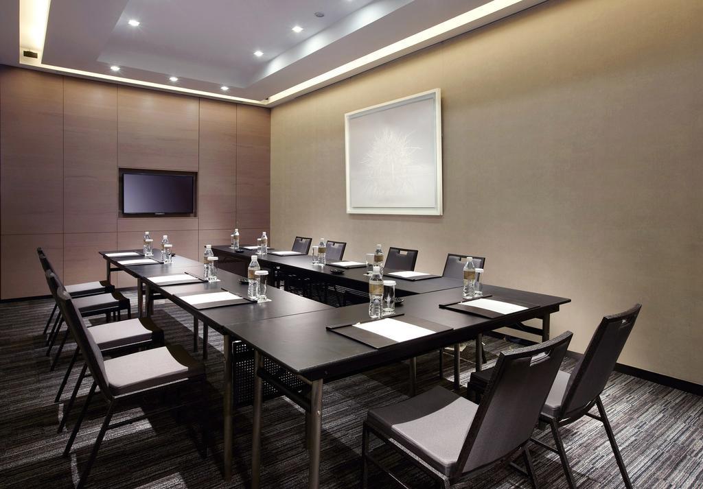 Отель Humble House Taipei, Curio Collection By Hilton Экстерьер фото Meeting room