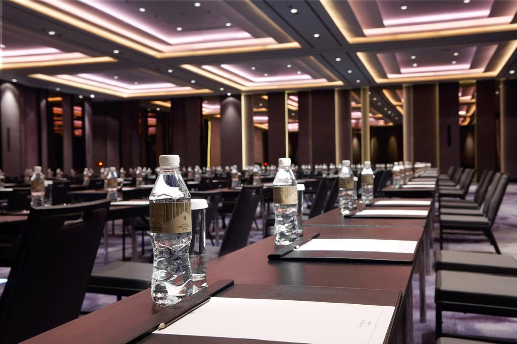 Отель Humble House Taipei, Curio Collection By Hilton Экстерьер фото Meeting room